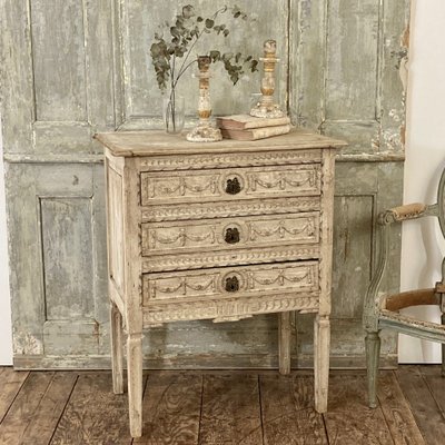 Petite commode Louis XVI 