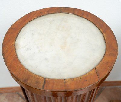Pair of antique cherry columns with white marble top. Naples, 19th century.
