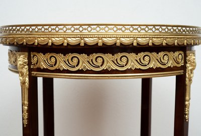 Table ancienne Napoléon III, France, XIXe siècle.