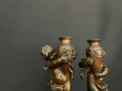 Pair of patinated bronze figures - Winged putti with amphorae, signed Aug. Moreau, circa 1900