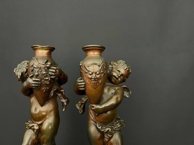 Pair of patinated bronze figures - Winged putti with amphorae, signed Aug. Moreau, circa 1900