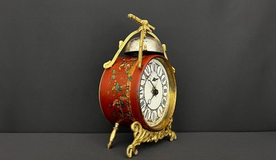 French mechanical alarm clock in red lacquer Chinoiserie, late 19th century