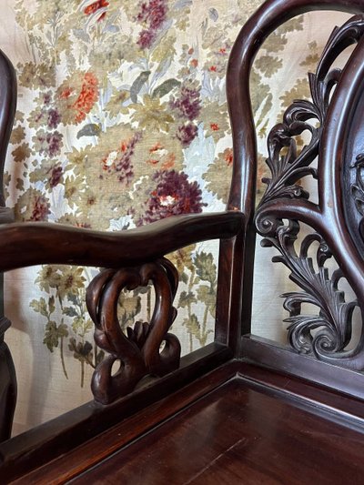 Paire de fauteuils chinois en bois sculpté – XIXe siècle