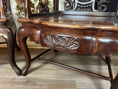 Paire de fauteuils chinois en bois sculpté – XIXe siècle