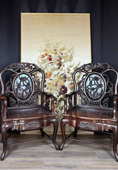 Paire de fauteuils chinois en bois sculpté – XIXe siècle