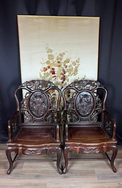 Paire de fauteuils chinois en bois sculpté – XIXe siècle