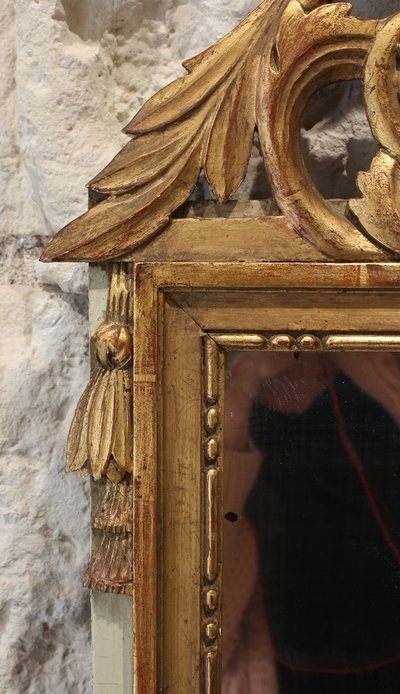 Miroir à fronton en bois doré style Louis XVI 19ème siècle