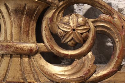 Miroir à fronton en bois doré style Louis XVI 19ème siècle