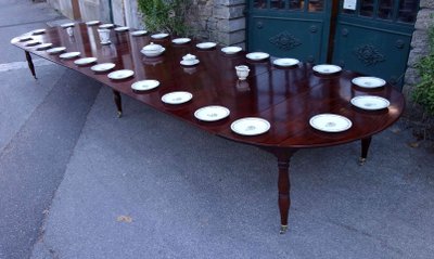 Importante table de banquet Empire en acajou, 6 mètres