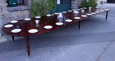 Importante table de banquet Empire en acajou, 6 mètres