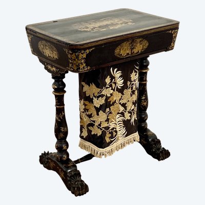 Table à ouvrage en laque de chine XIX