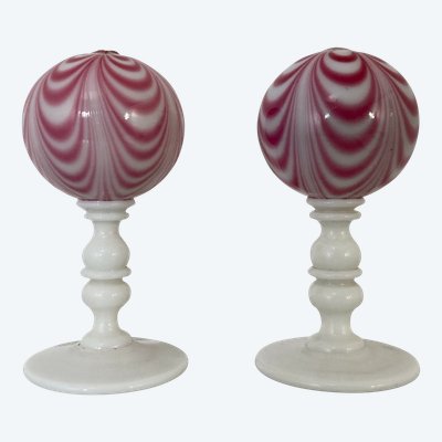 Paire de boules à perruque en opaline