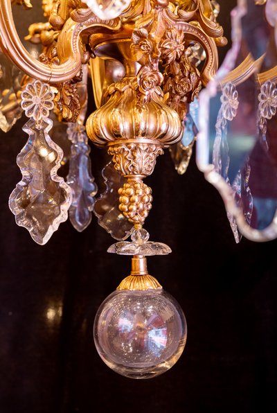 Victor Raulin (1867-1925) and Baccarat Lustre aux Amours in Chiseled and Gilded Bronze, Louis XV Sty