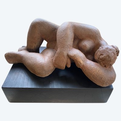 Scultura in terracotta. Nudo femminile reclinato. Scuola francese del XX secolo.