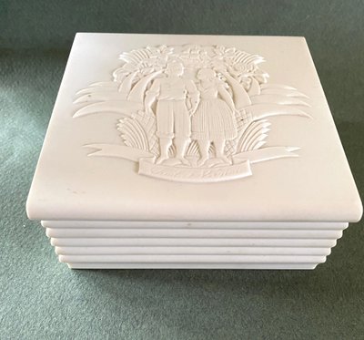 Paul and Virginie. Art Deco bakelite box. Edouard Fornells.