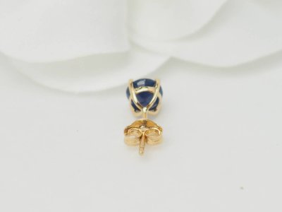 Orecchini in oro giallo e zaffiro