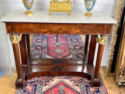 CONSOLE DI EPOCA IMPERO IMPIALLACCIATA IN MOGANO E BRONZO DORATO CON PIANO IN MARMO