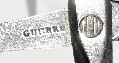 Stickschere Spitze aus Stahl Signiert "Krieg" Anfang 19. Jahrhundert notwendig Nähen