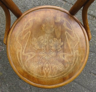 Set aus 2 Bistrostühlen mit Holzsitz , um 1925, no Thonet