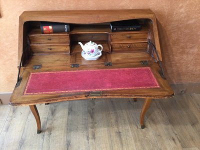Un bureau de pente du XVIIIe siècle