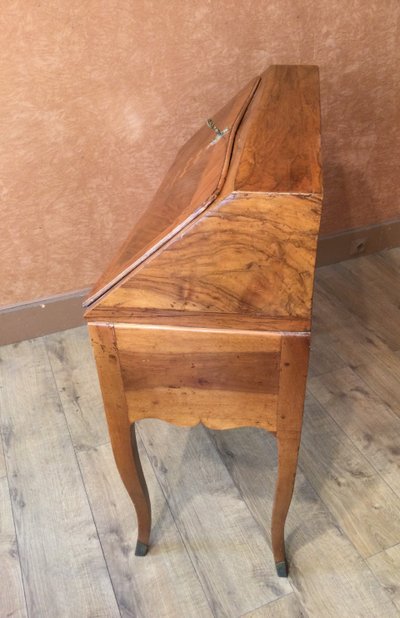 Un bureau de pente du XVIIIe siècle