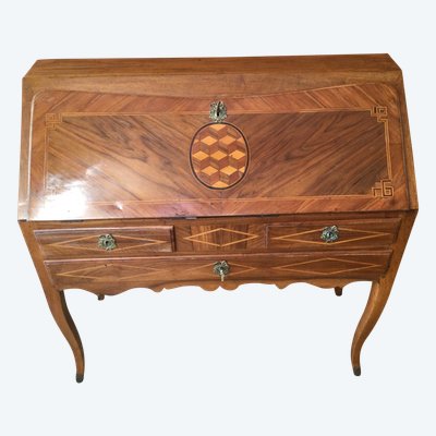 Un bureau de pente du XVIIIe siècle