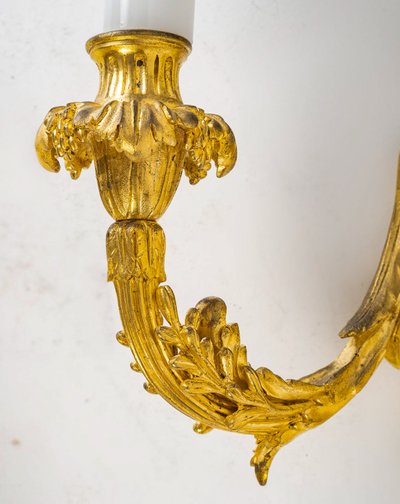 Coppia di appliques in ormolu in stile Luigi XVI Aux Termes de Femmes 1850-1870 ca.