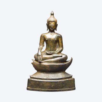 Thailand, Ehemaliges Königreich Lan Na, 18. Jahrhundert, Maravijaya Buddha aus Bronze mit alten Spuren von Vergoldung