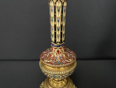 Paire de vases en bronze doré et émail champlevé – dans le goût de Barbedienne, France, XIXe siècle