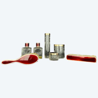 Raffiné nécessaire de toilette ancien – cristal gravé & guilloché rouge
