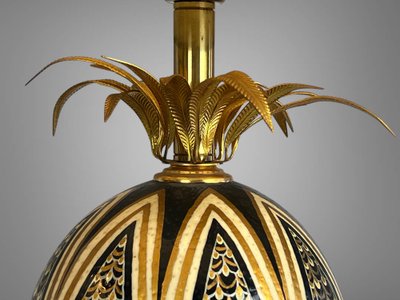 MAISON CHARLES ( im Geschmack von ) PAIRE DE LAMPES EN LAITON ET OEUF D'AUSTRUCHE