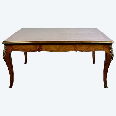 Tavolo in stile Luigi XV con intarsio e foglie in bronzo 1940
