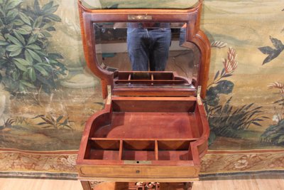 Table d'Appoint, Travailleuse Japonisant Dans Le Style De Viardot