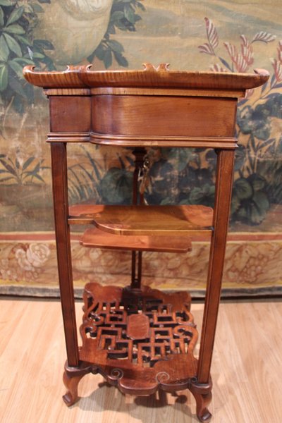 Table d'Appoint, Travailleuse Japonisant Dans Le Style De Viardot