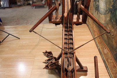 Ballista a cremagliera in legno con frecce
