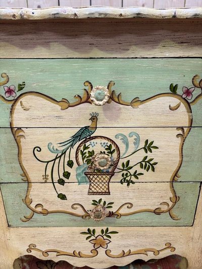 Coppia di capelli in legno dipinti in stile Luis XV