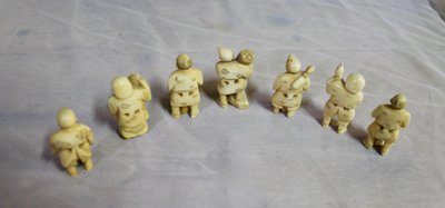 Netsuké Au Nombre De 7 , Ivory Japan