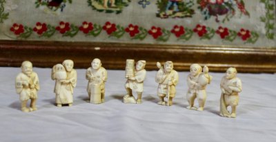 Netsuké Au Nombre De 7 , Ivory Japan