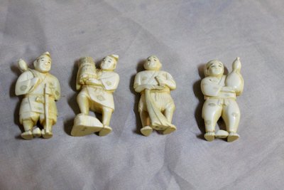 Netsuké Au Nombre De 7 , Ivory Japan