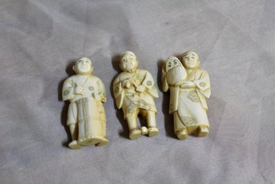 Netsuké Au Nombre De 7 , Ivory Japan