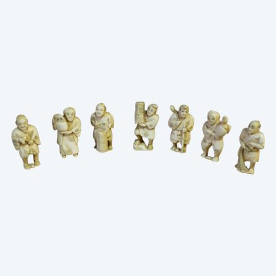 Netsuké Au Nombre De 7 , Ivory Japan
