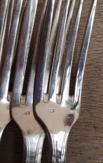 12 silver-plated dessert forks, art deco model, Felix Frères goldsmiths