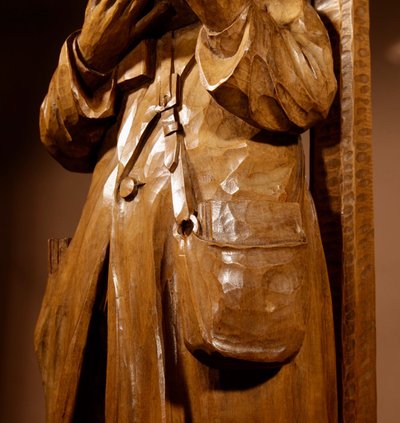 An amusing sculpture of a Ukrainian bibliophile/bookworm.