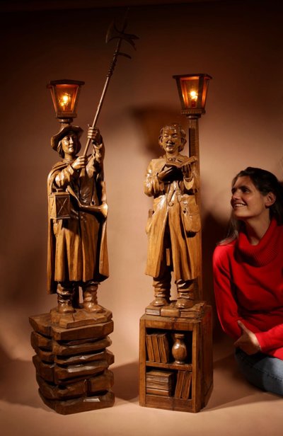 An amusing sculpture of a Ukrainian bibliophile/bookworm.