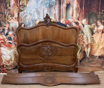Lit de centre Style Louis XV En Noyer  