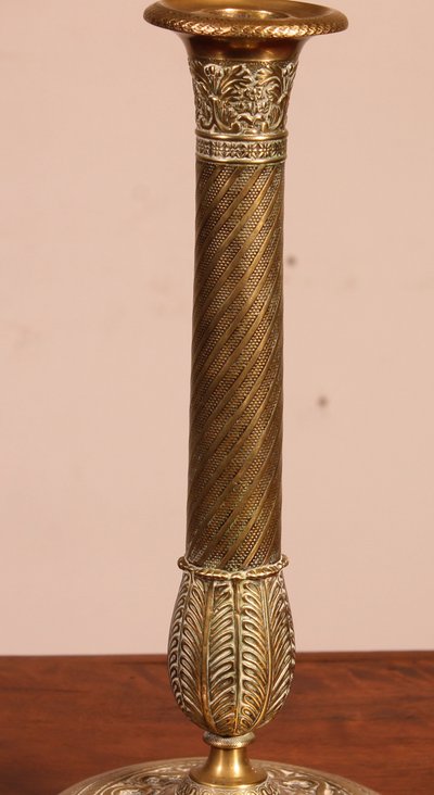 Candeliere in bronzo dorato di periodo impero inizio XIX secolo