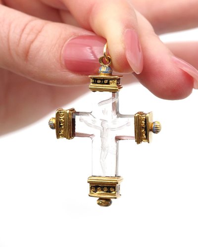 Croix 17e intaille cristal de roche en or 22k, pendentif croix ancienne, christ en intaille