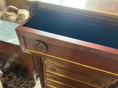 Elegante scrittoio in mogano in stile Luigi XVI - Inizio XX secolo