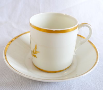 Suite von 4 Litronenkaffeetassen mit Monogrammen aus der Zeit des Direktoriums um 1800