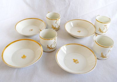 Suite von 4 Litronenkaffeetassen mit Monogrammen aus der Zeit des Direktoriums um 1800